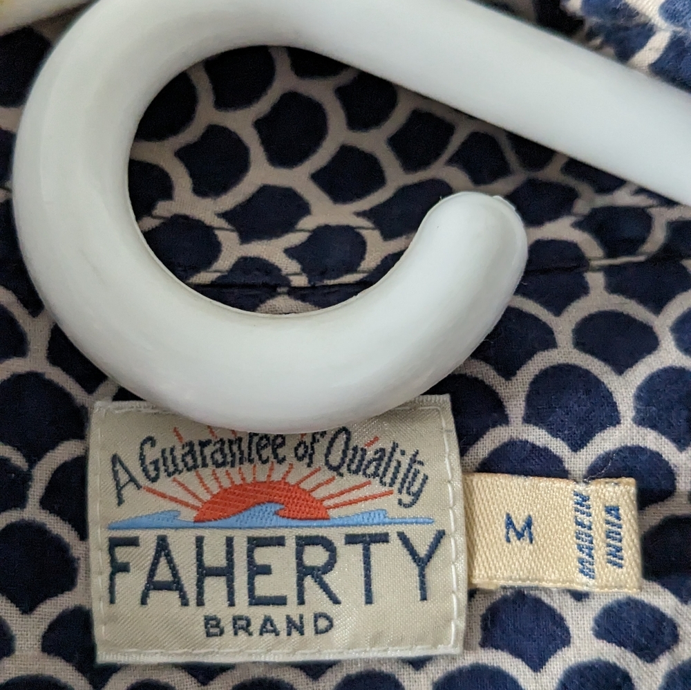Faherty Blue and White Casual Button Down Shirt - Picture 4 of 5